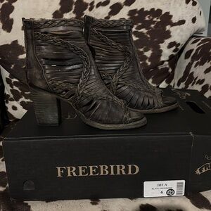 COPY - Black distressed Bela size 6